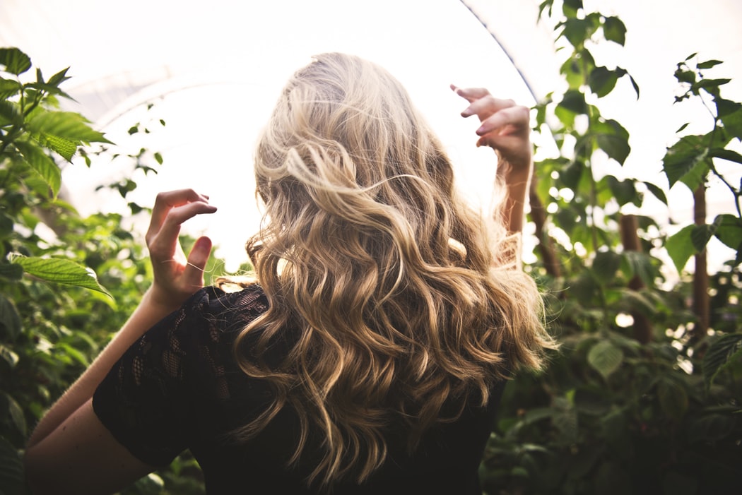 Que faire pour réparer les cheveux secs?